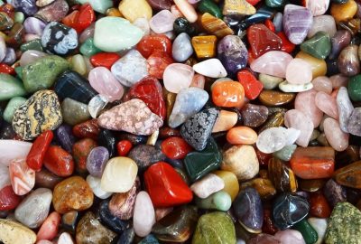 Using Patents to Identify Innovative Company Gems? Ronald Yu